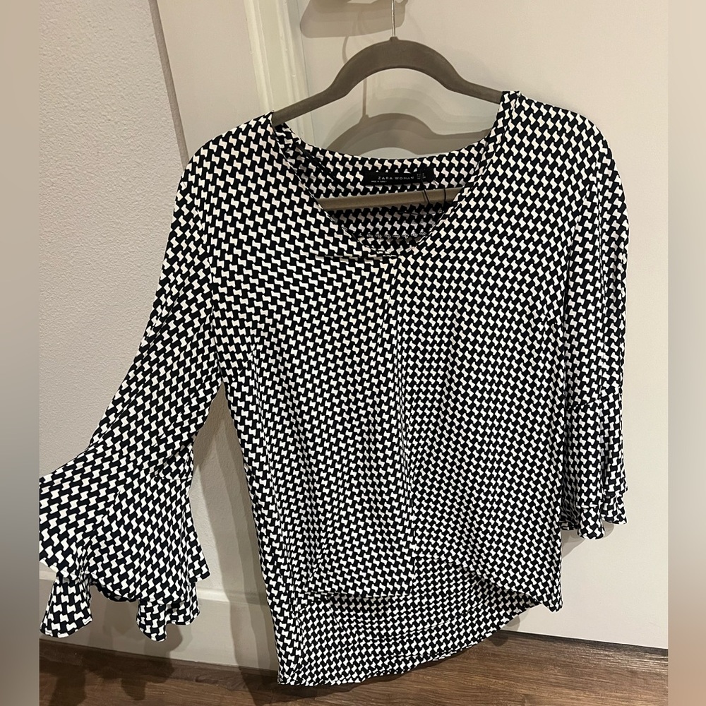 Black and White Bell Sleeved blouse